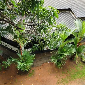 Green Bamboo House Sigirija