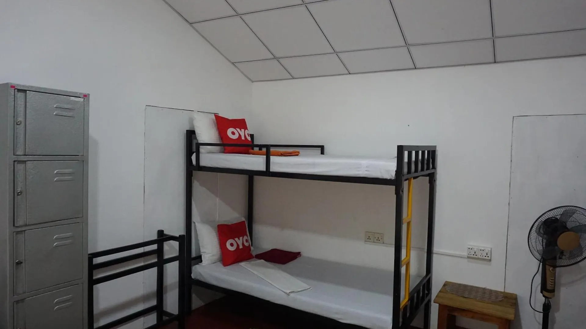 Another World Hostel Sigirîya