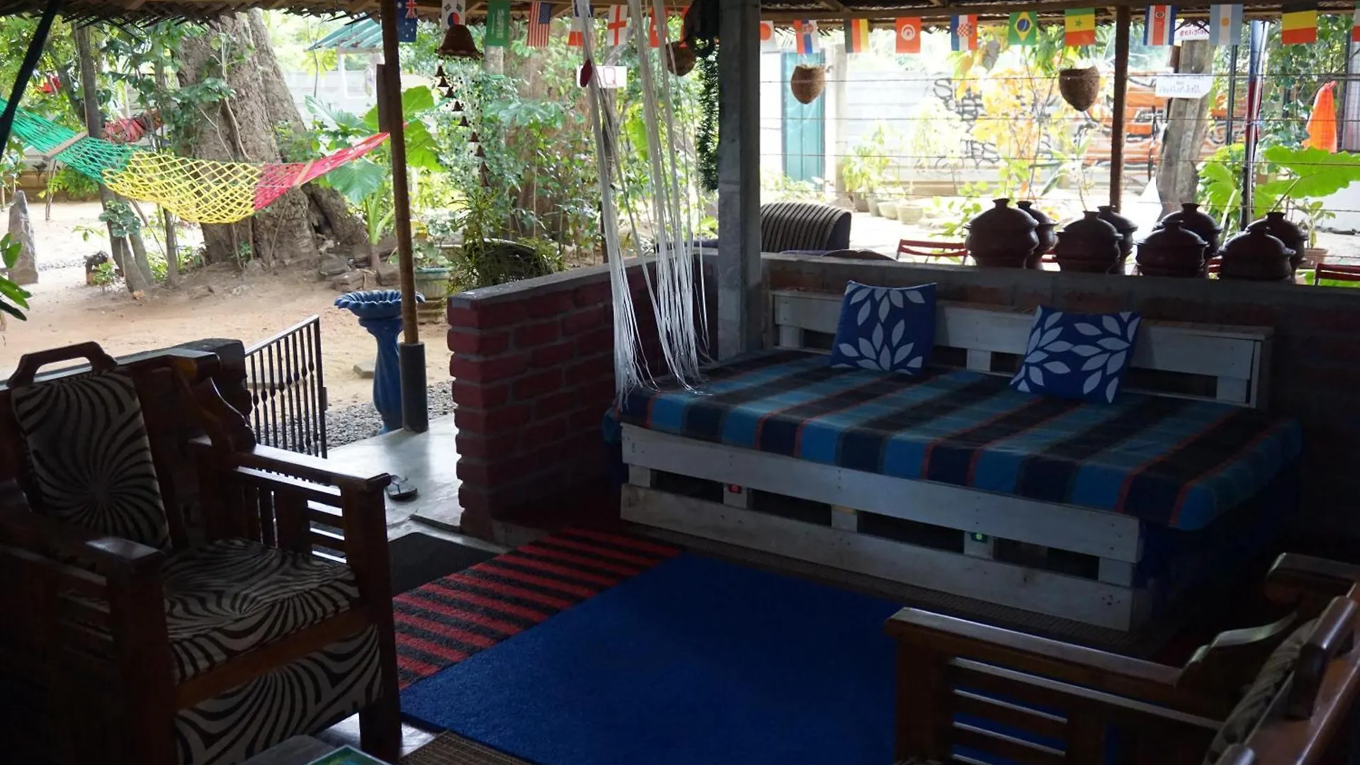 Another World Hostel Sigirîya